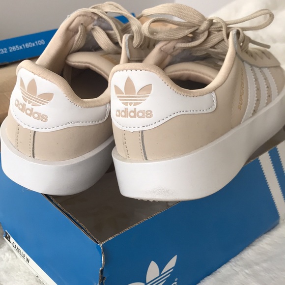 Adidas Super Star size 5 - Picture 5 of 7